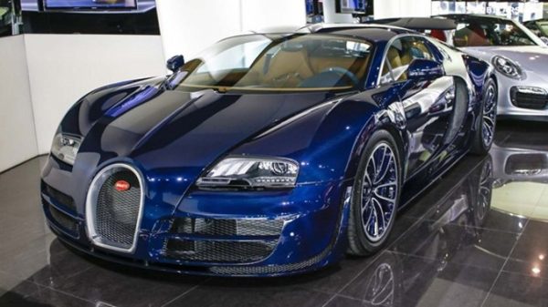Mẫu siêu xe Bugatti Veyron có giá bao nhiêu?