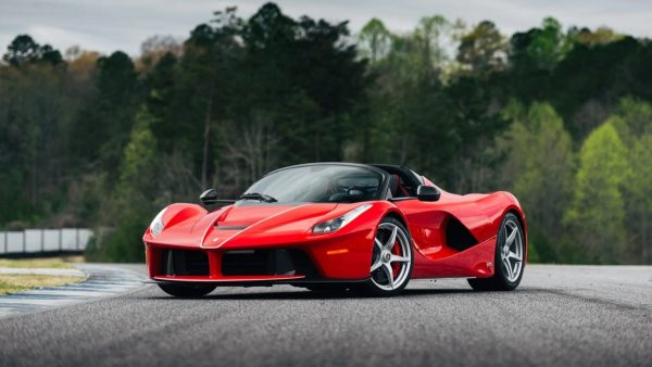 Giá siêu xe Ferrari mới nhất cập nhật năm 2019